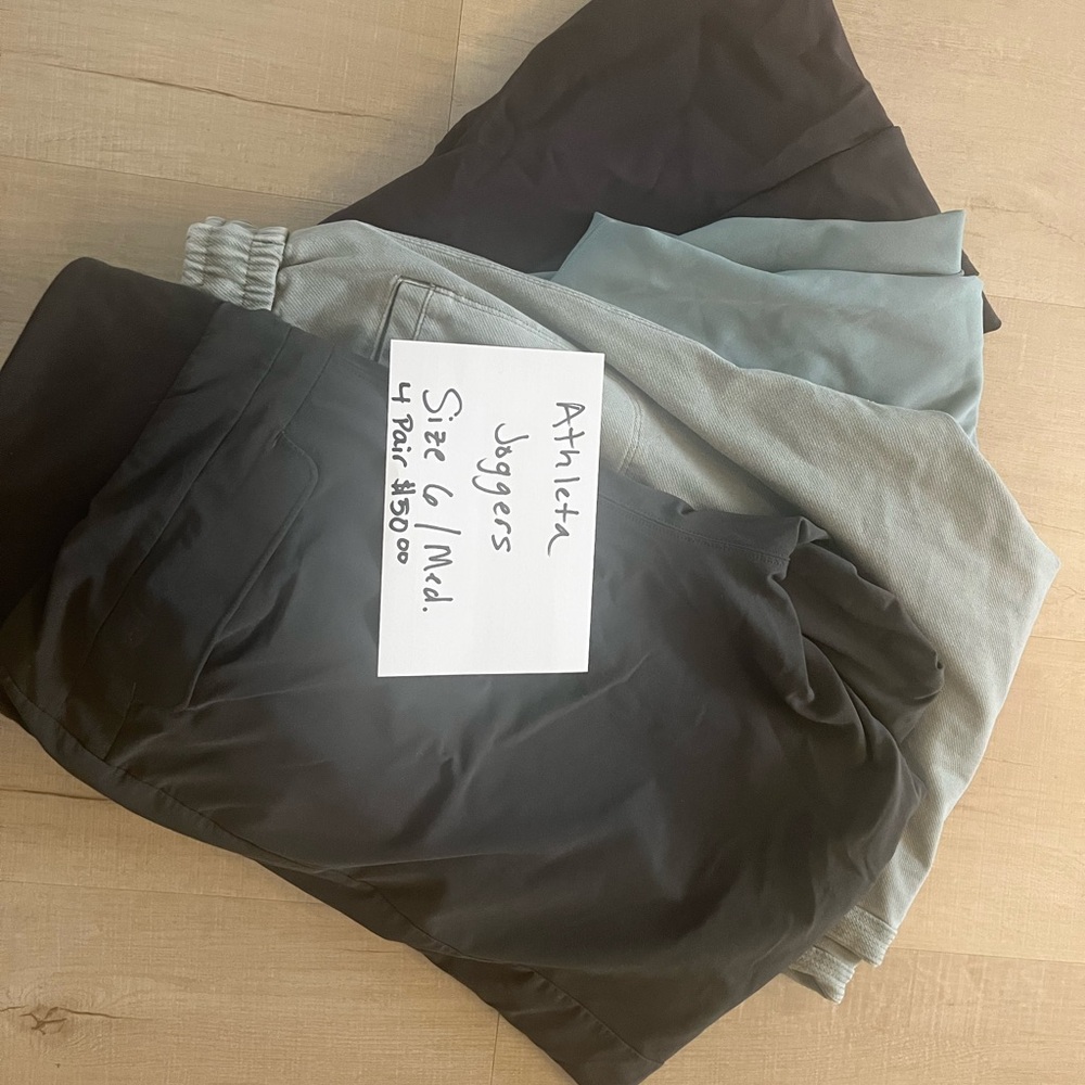 Lot Athleta Joggers, 4 pair. Size medium.